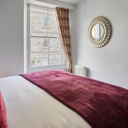 Host & - Beckside * Pickering