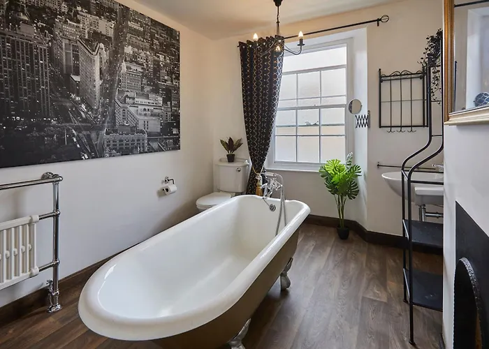 Host & - Beckside * بيكرينغ