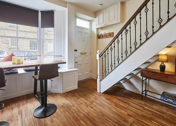 Host & - Beckside * Pickering